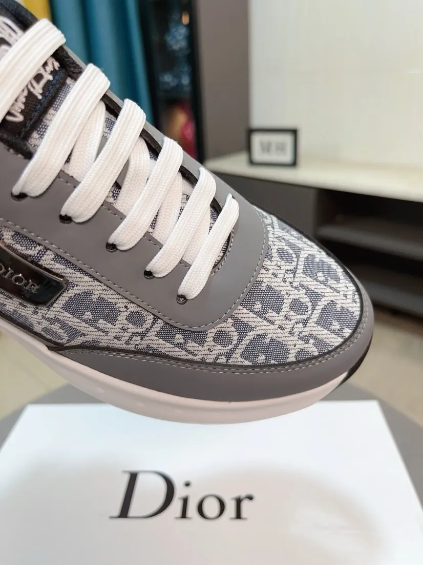 Men's men's shoes 💰440🌹🌹【Dior】Best-selling official website world premiere🔝High-end men's shoes brand official website latest series: The upper is made of imported cowhide with specially designed fabrics➕Mesh breathable lining. Make walking more convenient and comfortable! Compared with the official quality, Midea’s 1:1 replica. Create a fashionable personality to set off your uniqueness! A must-have for trendy men! Classic style. Men's sizes: 38-44.